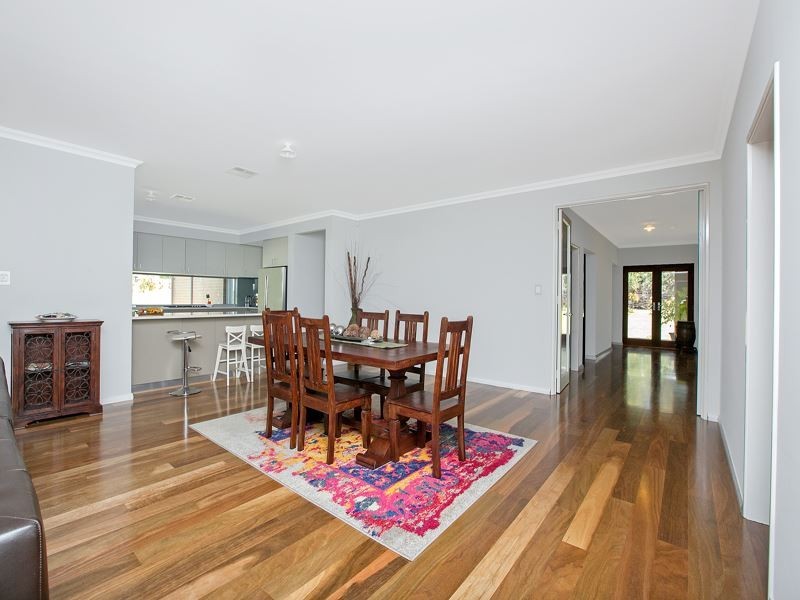 11 Figtree Lane, Golden Bay WA 6174