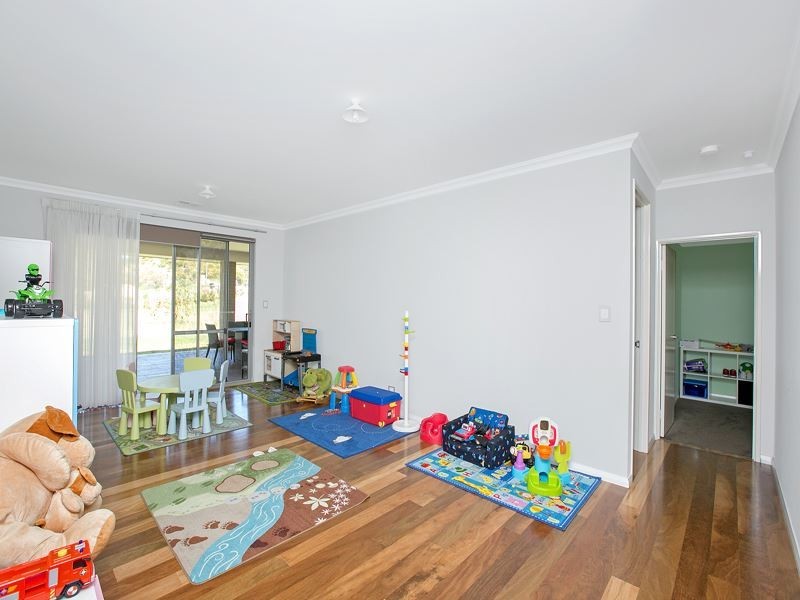 11 Figtree Lane, Golden Bay WA 6174