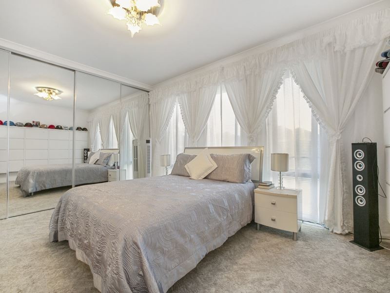 18 Keyham Street, Bertram WA 6167