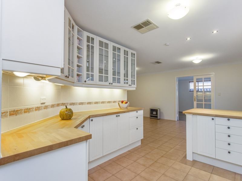 1 Charm Way, Atwell WA 6164