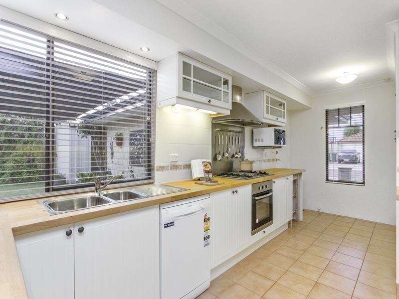 1 Charm Way, Atwell WA 6164