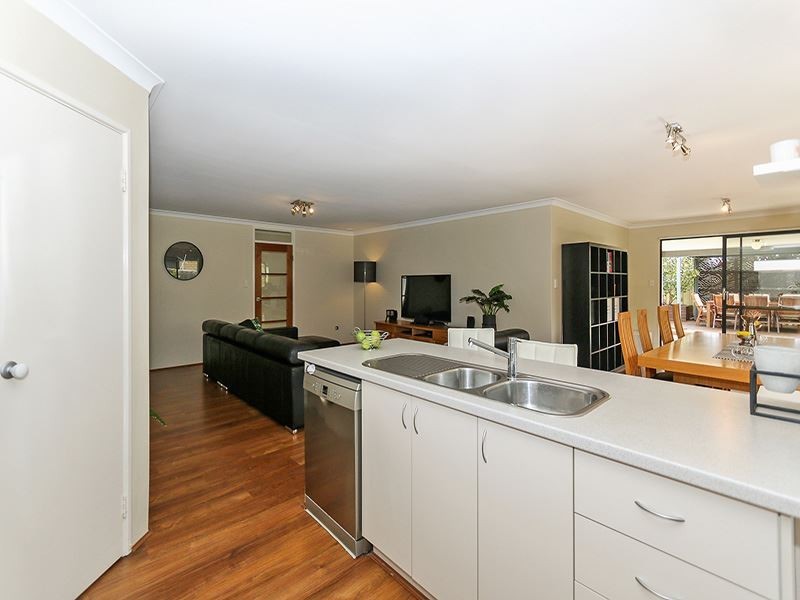 198 Tapper Road, Atwell WA 6164