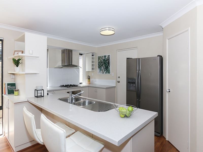 198 Tapper Road, Atwell WA 6164