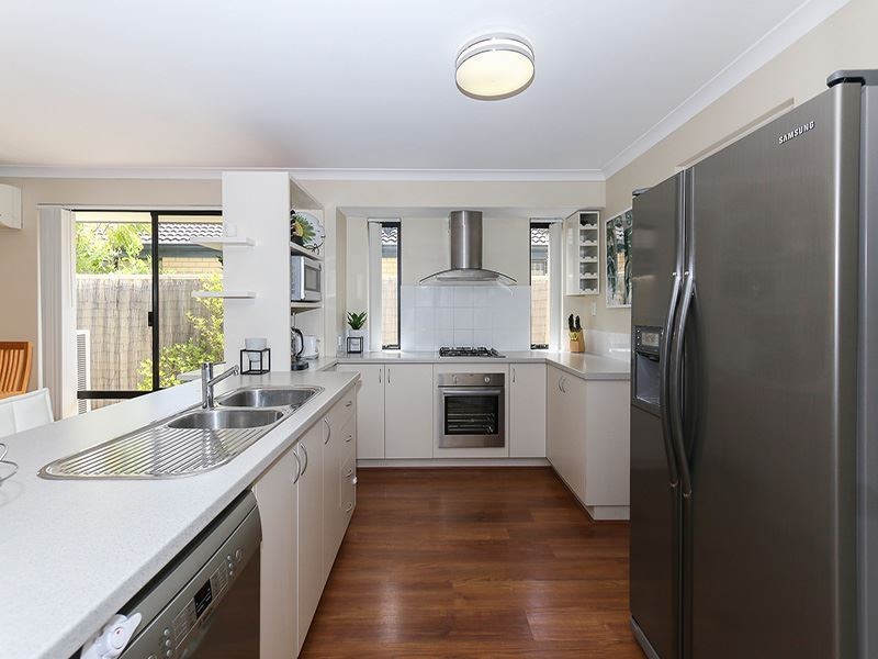 198 Tapper Road, Atwell WA 6164