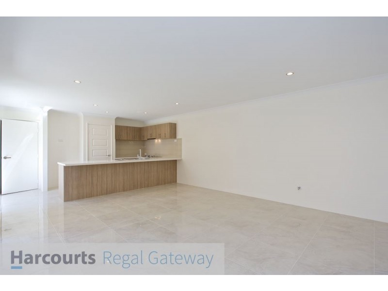 51 Bellingham Road, Hammond Park WA 6164