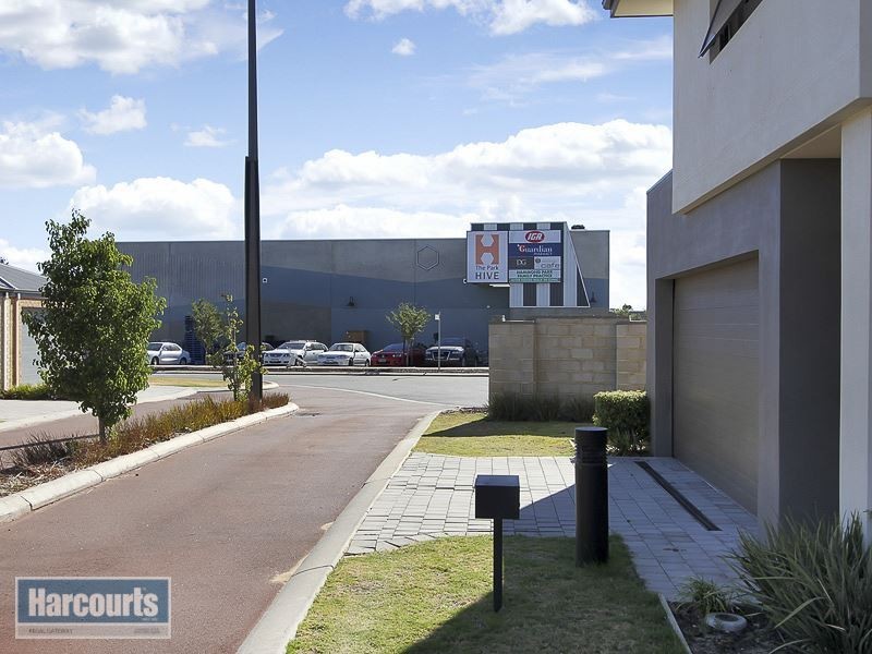 20/18 Deanmore Bend, Hammond Park WA 6164