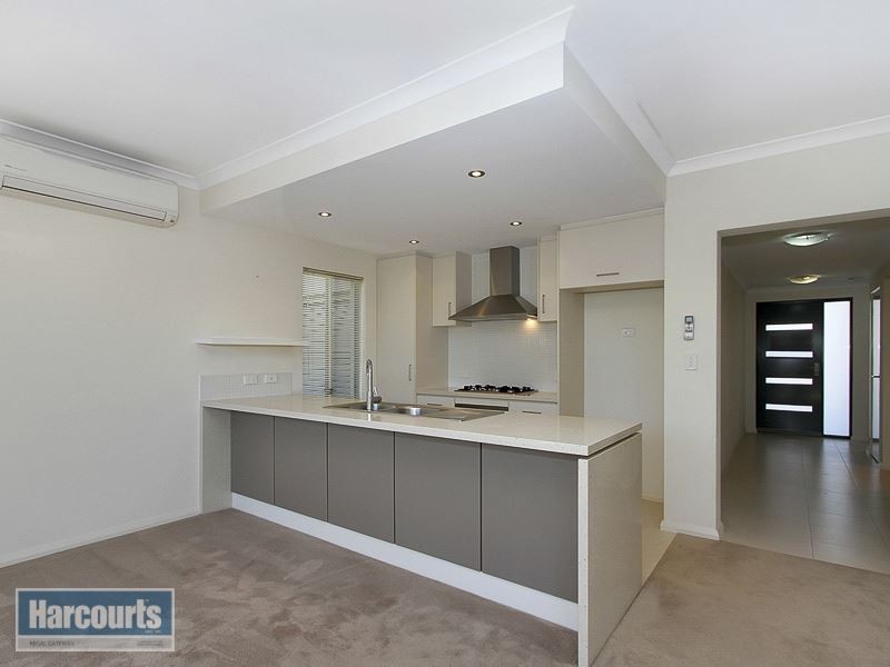 20/18 Deanmore Bend, Hammond Park WA 6164