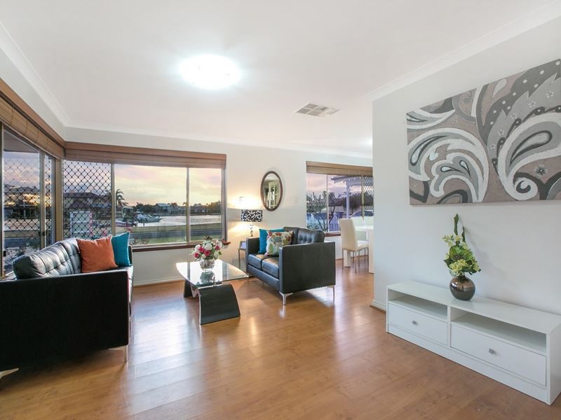 28 Donnelly Gardens, Dudley Park WA 6210