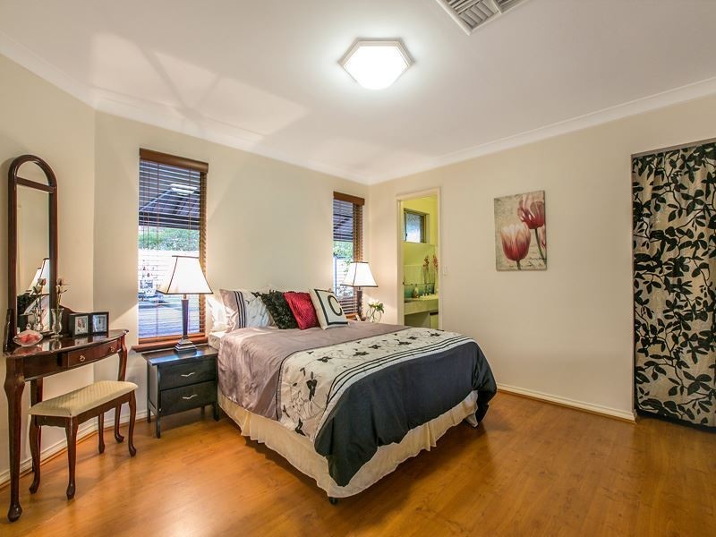 28 Donnelly Gardens, Dudley Park WA 6210