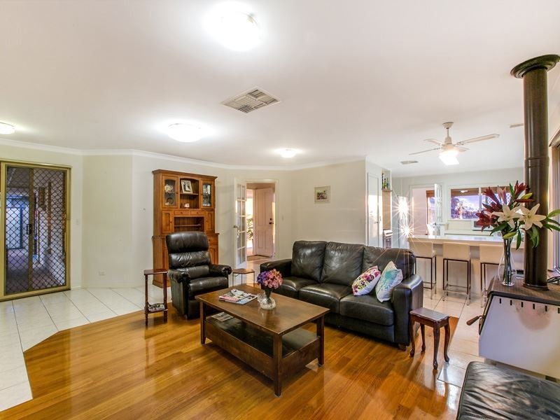 28 Donnelly Gardens, Dudley Park WA 6210