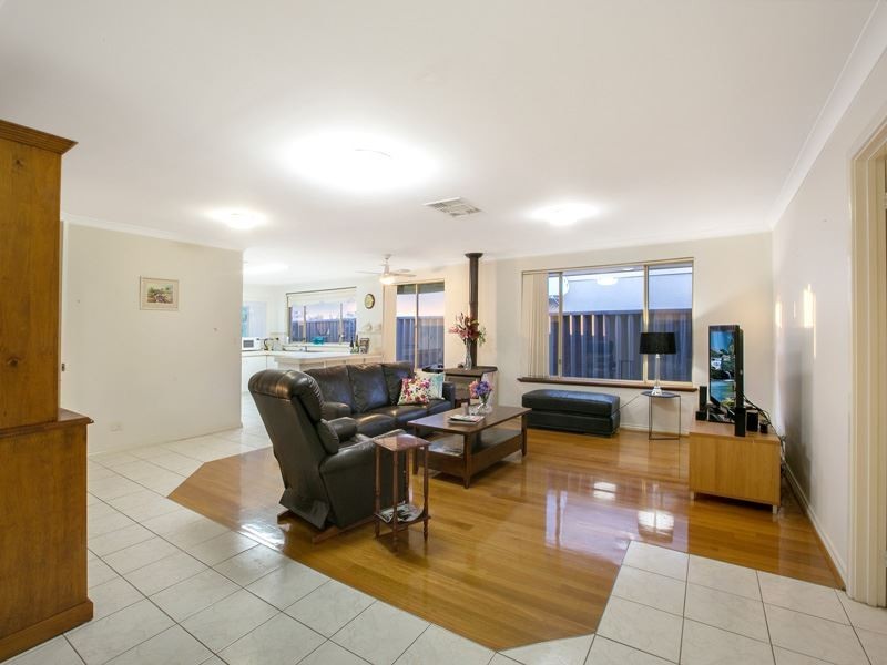 28 Donnelly Gardens, Dudley Park WA 6210