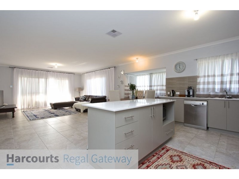 25 Plumosa Avenue, Beeliar WA 6164