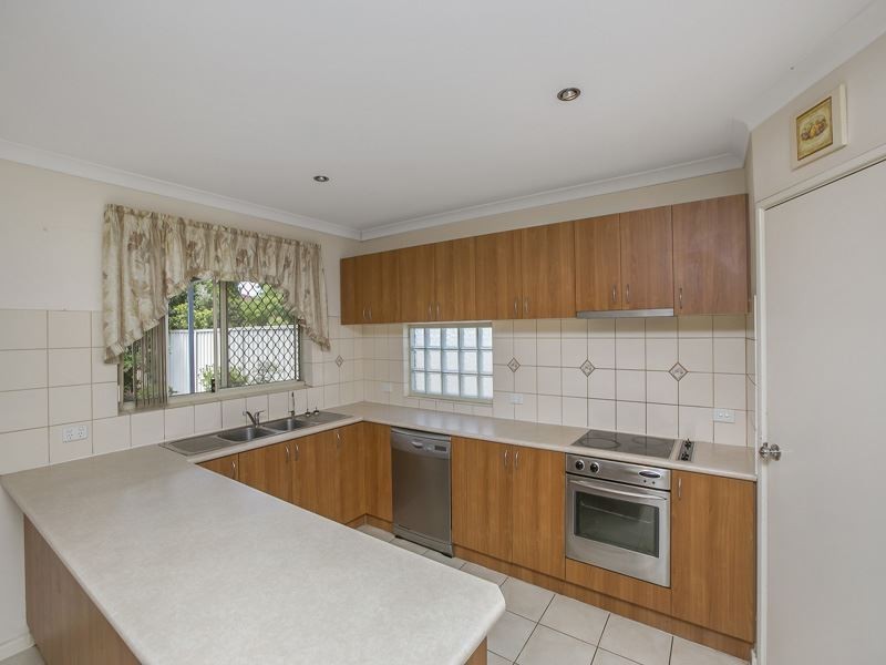 8 Conn Heights, Success WA 6164