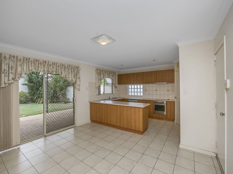 8 Conn Heights, Success WA 6164