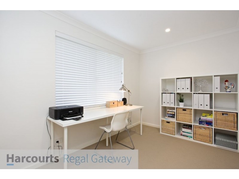 8 Richmond Entrance, Success WA 6164