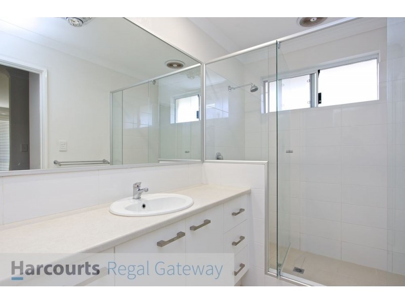 8 Richmond Entrance, Success WA 6164