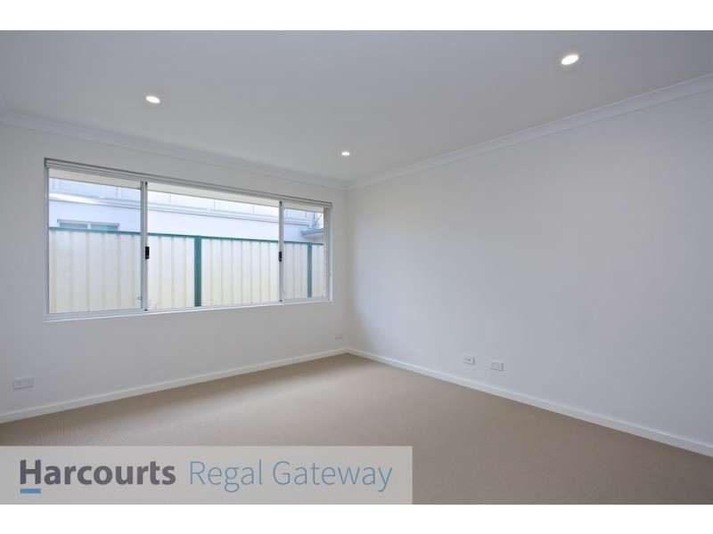 8 Richmond Entrance, Success WA 6164