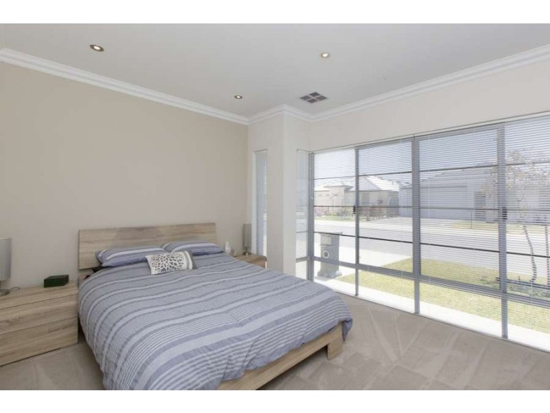 11 Bindarri Grove, Wandi WA 6167