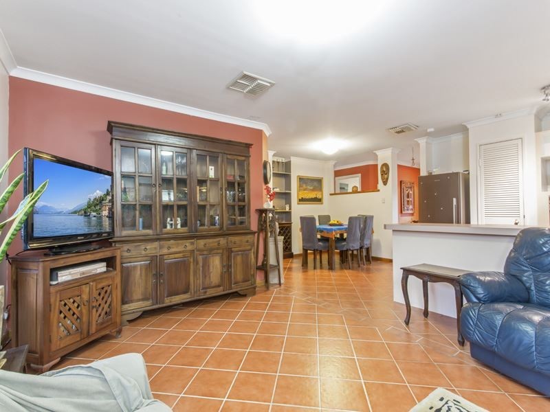 1 Manitoba Place, Success WA 6164