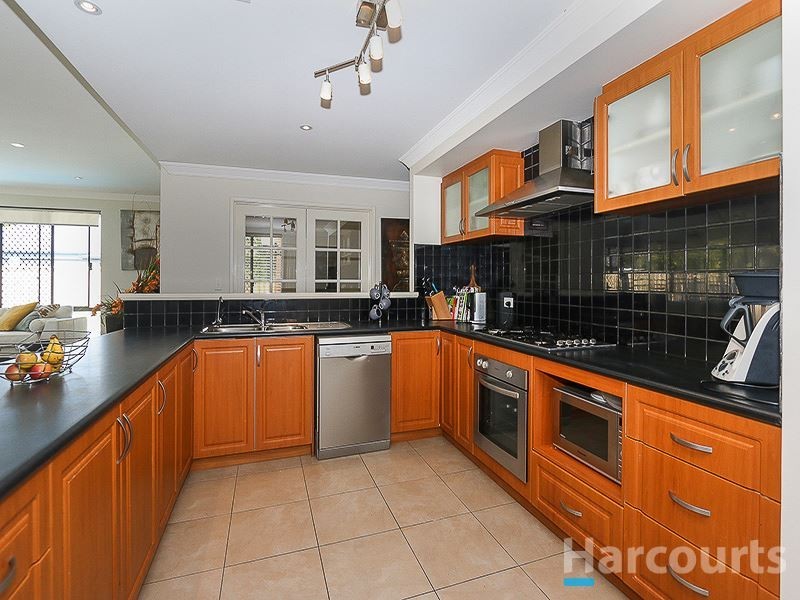 7 Elemi Bend, Atwell WA 6164