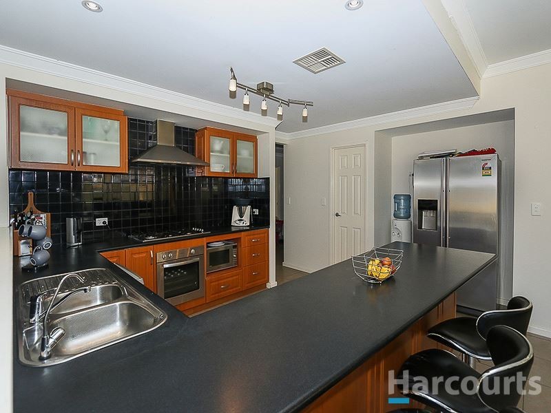 7 Elemi Bend, Atwell WA 6164