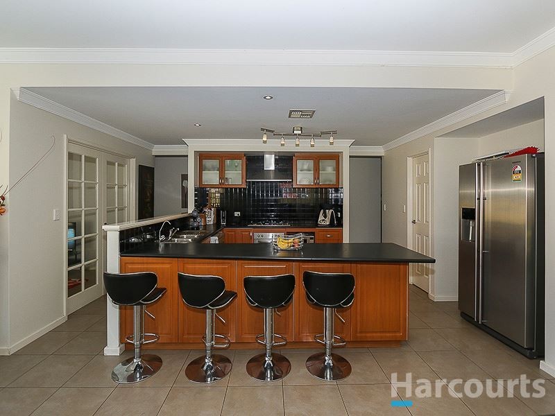 7 Elemi Bend, Atwell WA 6164