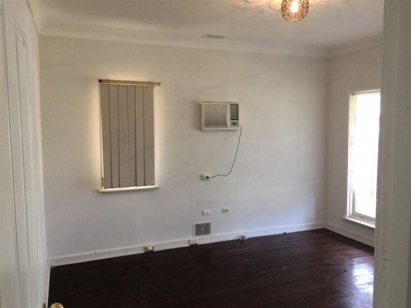 44 Cowcher Way East, Medina WA 6167