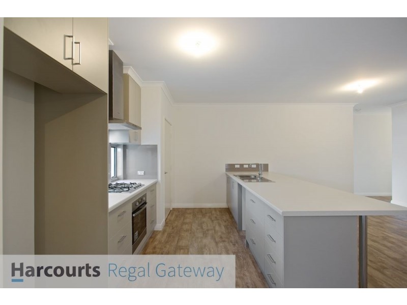24 Galipo Loop, Coogee WA 6166