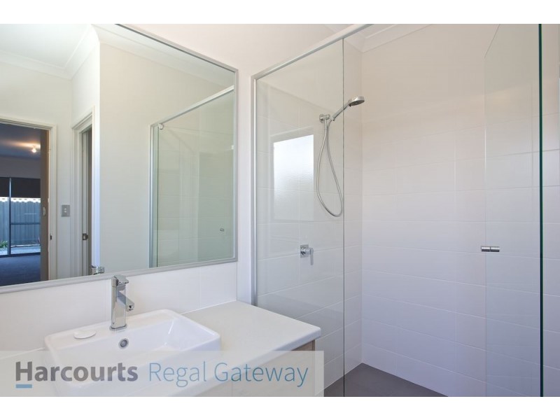 24 Galipo Loop, Coogee WA 6166