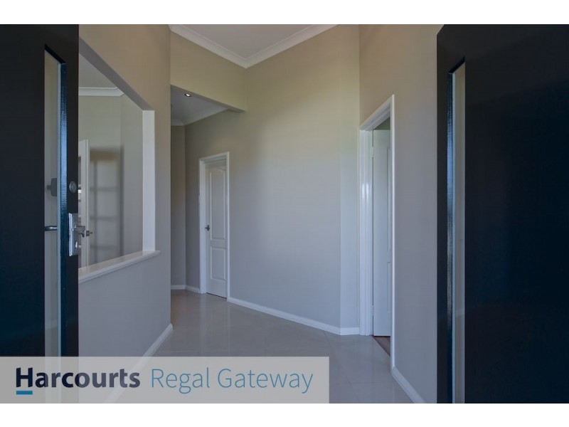 25 Savannah Circuit, Success WA 6164