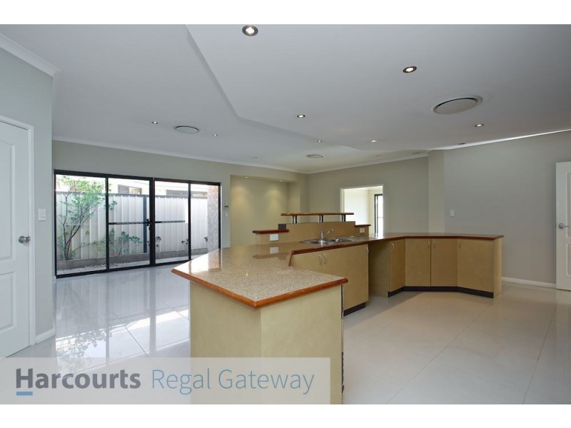 25 Savannah Circuit, Success WA 6164