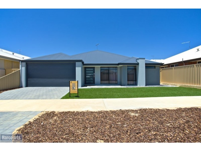 4 McIntosh Street, Hammond Park WA 6164