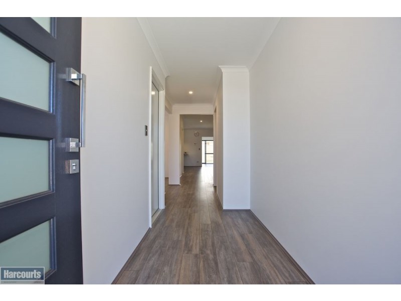 4 McIntosh Street, Hammond Park WA 6164