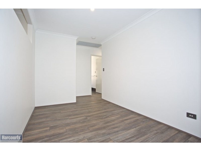 4 McIntosh Street, Hammond Park WA 6164