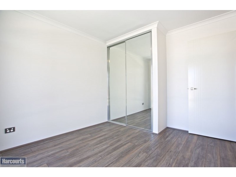 4 McIntosh Street, Hammond Park WA 6164