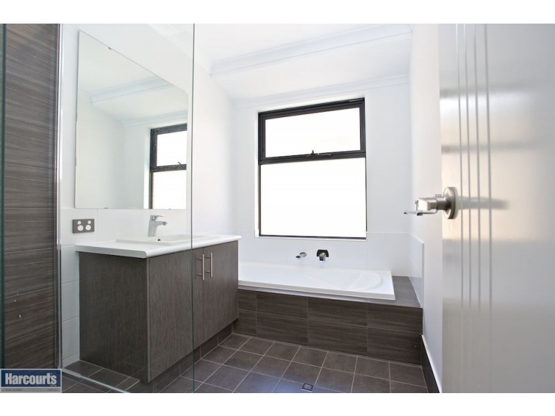 4 McIntosh Street, Hammond Park WA 6164