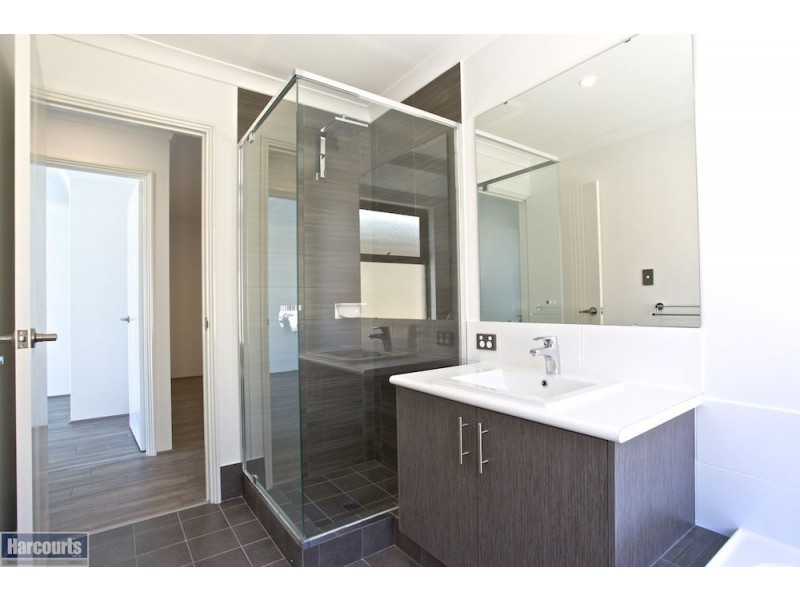 4 McIntosh Street, Hammond Park WA 6164