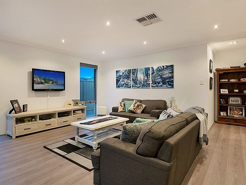 56 Bellingham Road, Hammond Park WA 6164