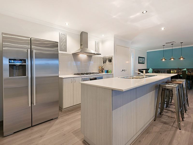 56 Bellingham Road, Hammond Park WA 6164