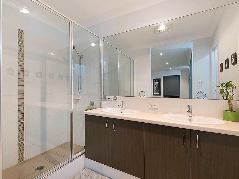 56 Bellingham Road, Hammond Park WA 6164