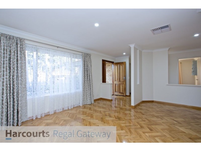 9 Naylor Close, Atwell WA 6164