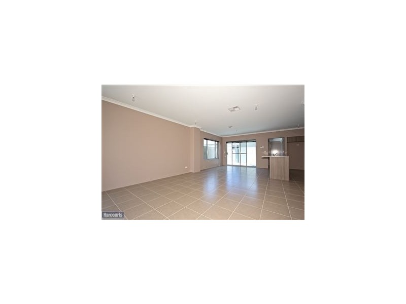 17 Affable Way, Atwell WA 6164