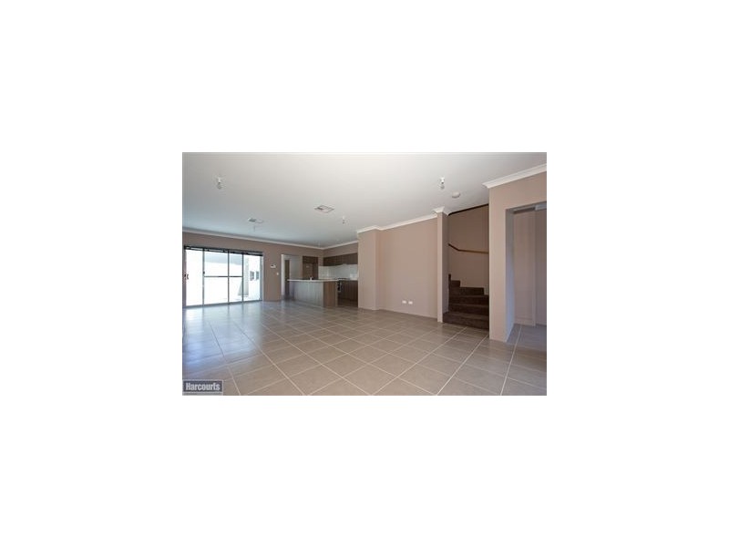 17 Affable Way, Atwell WA 6164
