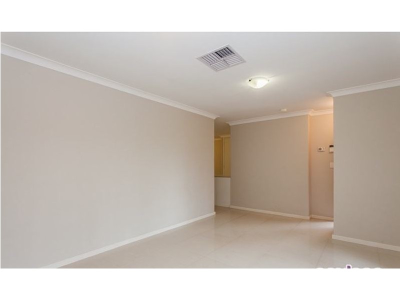 11 Simmons Loop, Parmelia WA 6167