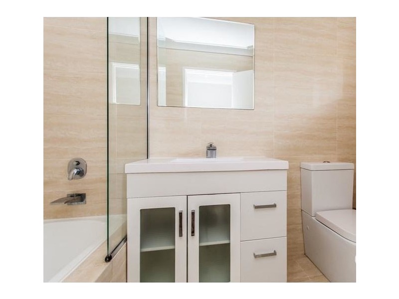 11 Simmons Loop, Parmelia WA 6167