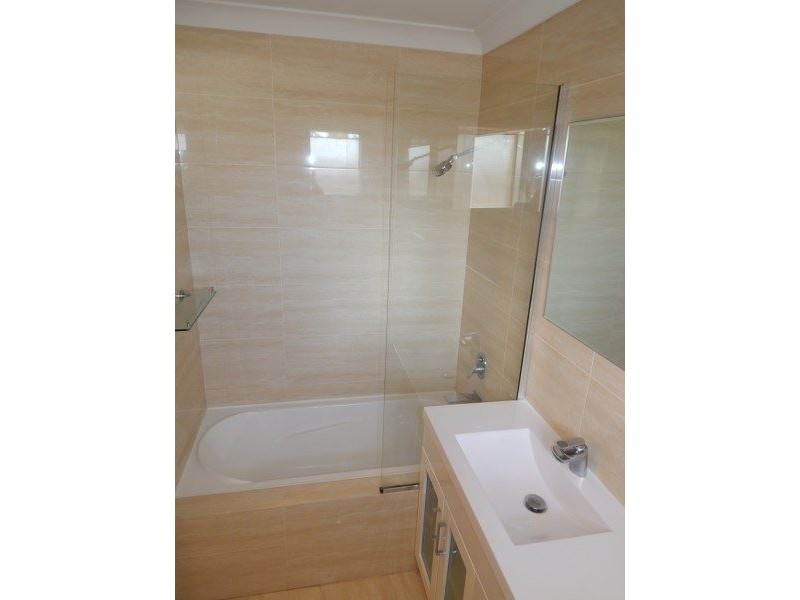 11 Simmons Loop, Parmelia WA 6167