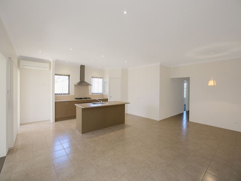 4 Foothill Close, Aubin Grove WA 6164