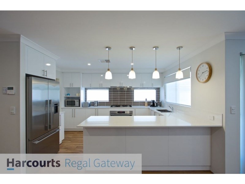 10 Clavata Road, Beeliar WA 6164