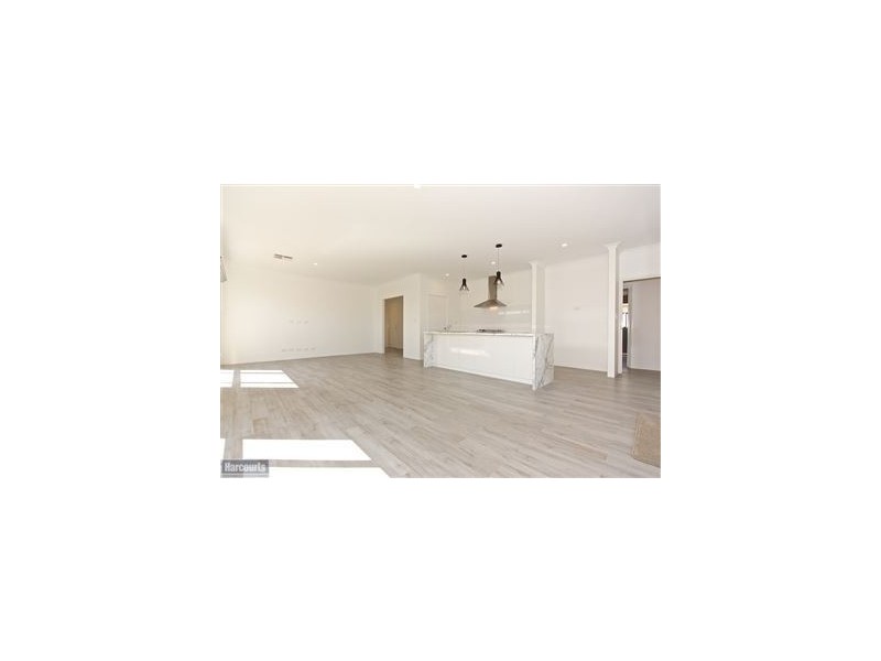 16 Yewers Drive, Champion Lakes WA 6111