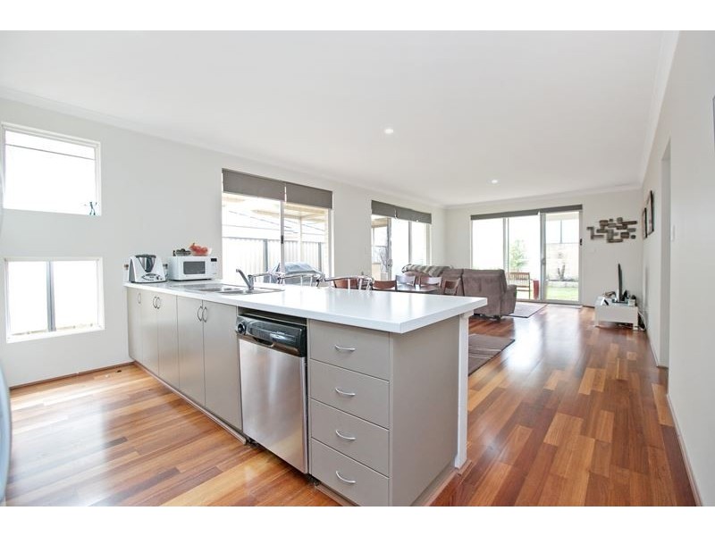 4 Aleppo Street, Aubin Grove WA 6164